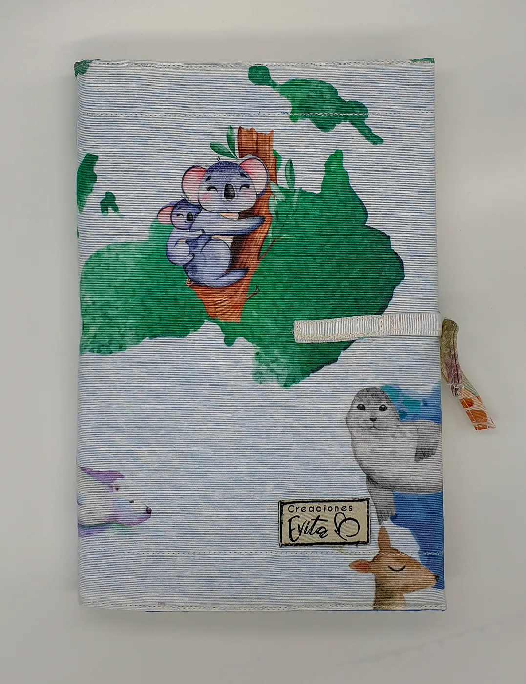 Funda de tela Mapamundi infantil con koalas y animales